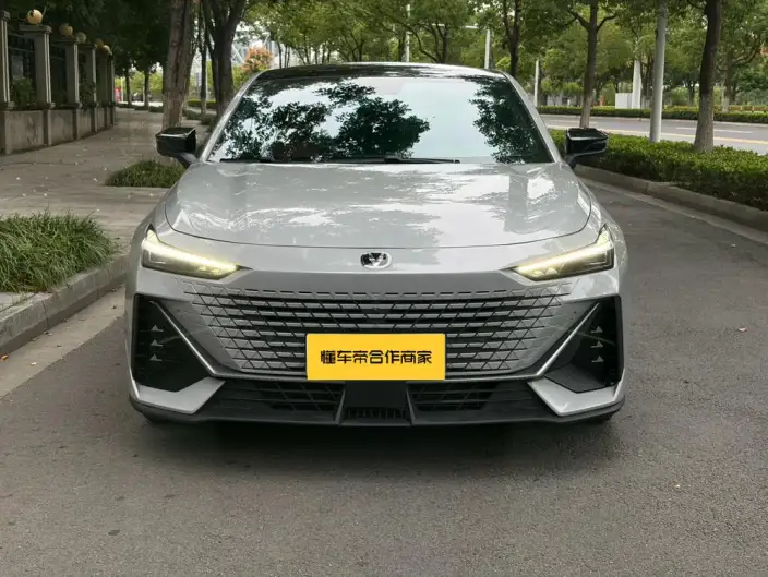 Changan UNI-V 2022 Model 1.5T Noble Model