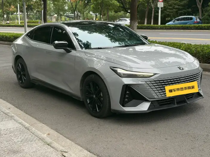 Changan UNI-V 2022 Model 1.5T Noble Model