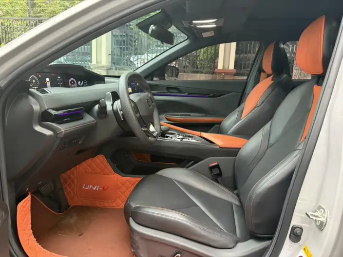 Changan UNI-V 2022 Model 1.5T Noble Model – фото 9