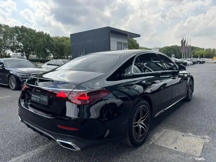 Mercedes-Benz E-Class 2024 Model E 300 L Luxury Model Sports sedan – фото 7
