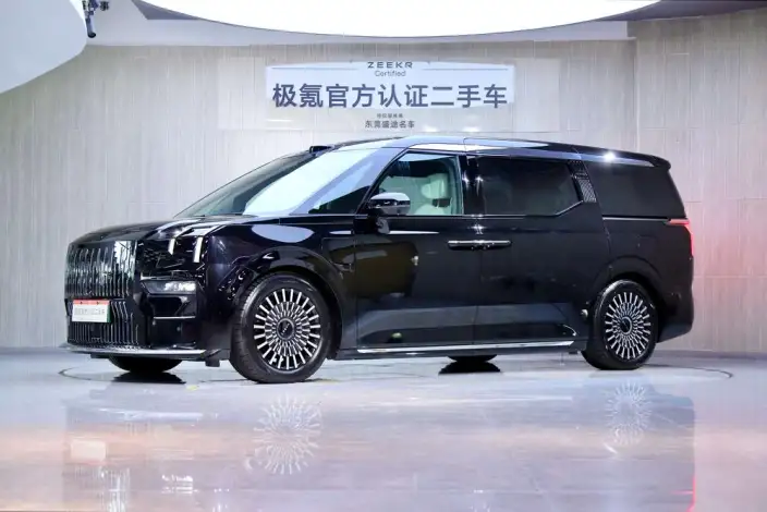 ZEEKR 009 2024 Model VI seat Executive Edition 4WD 108kWh