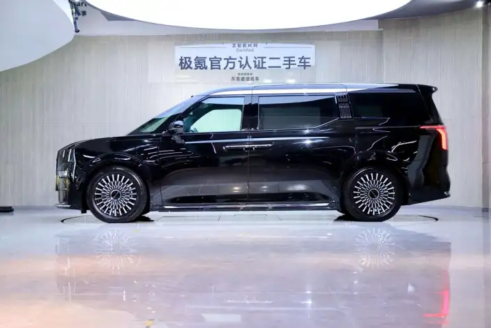 ZEEKR 009 2024 Model VI seat Executive Edition 4WD 108kWh