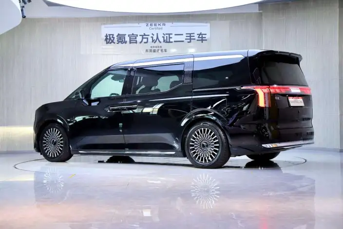 ZEEKR 009 2024 Model VI seat Executive Edition 4WD 108kWh – фото 5