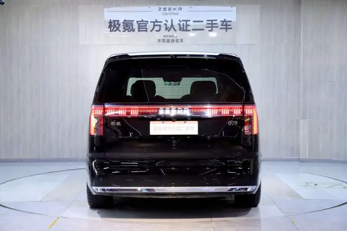 ZEEKR 009 2024 Model VI seat Executive Edition 4WD 108kWh – фото 6