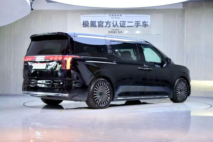 ZEEKR 009 2024 Model VI seat Executive Edition 4WD 108kWh – фото 7