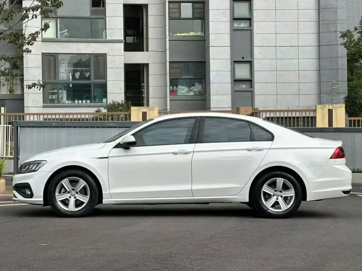 Volkswagen Lamando 2021 Model 230TSI DSG Fashion edition