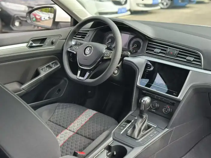 Volkswagen Lamando 2021 Model 230TSI DSG Fashion edition – фото 7
