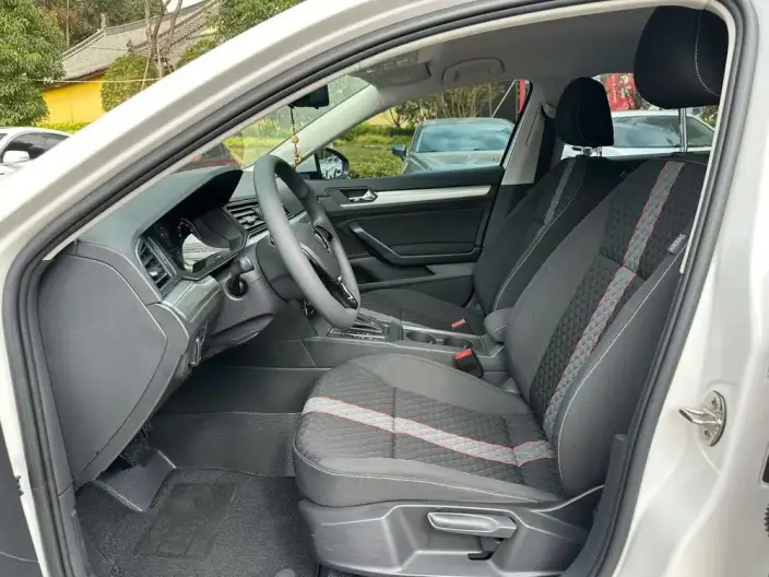 Volkswagen Lamando 2021 Model 230TSI DSG Fashion edition – фото 8