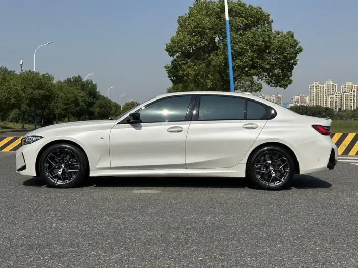 BMW 3 Series 2025 Model 330Li M Sports Night Set