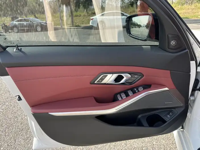 BMW 3 Series 2025 Model 330Li M Sports Night Set – фото 9