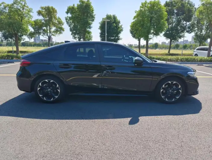 Honda Civic 2023 Model HATCHBACK 240TURBO CVT Extremely sharp version – фото 6