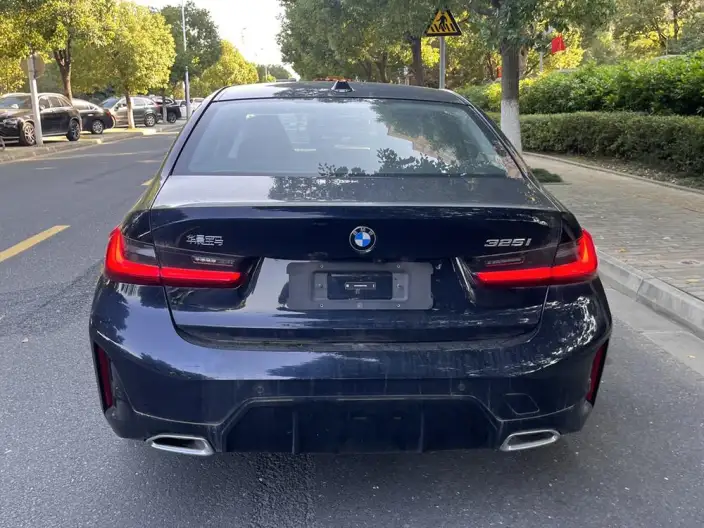 BMW 3 Series 2025 Model 325i M Sports Set