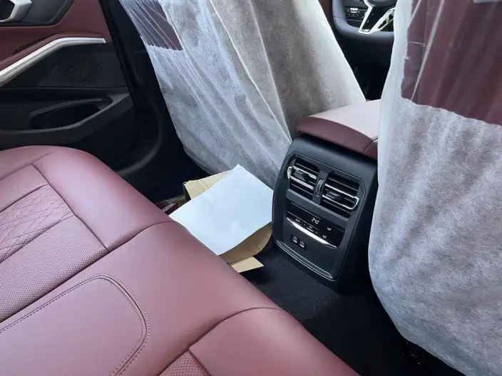 BMW 3 Series 2025 Model 325i M Sports Set – фото 8