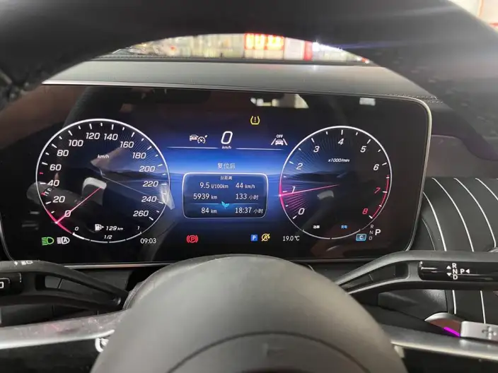 Mercedes-Benz GLC 2025 Model GLC 300 L 4MATIC Dynamic Model 5 seat – фото 6