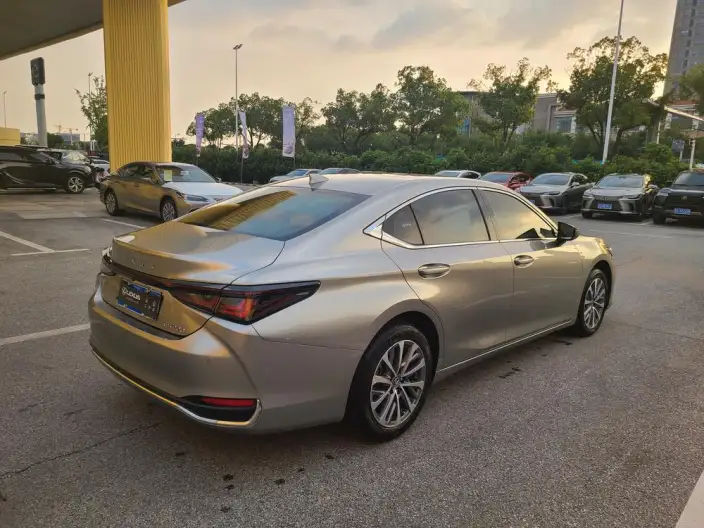 Lexus ES 2025 Model 200 Premium – фото 6