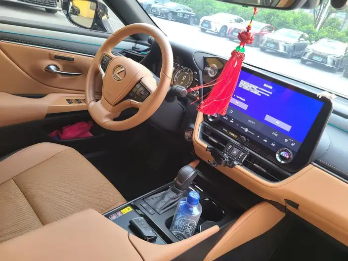 Lexus ES 2025 Model 200 Premium – фото 10
