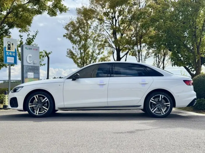 Audi A4 L 2022 Model 40 TFSI Luxury Dynamic Model
