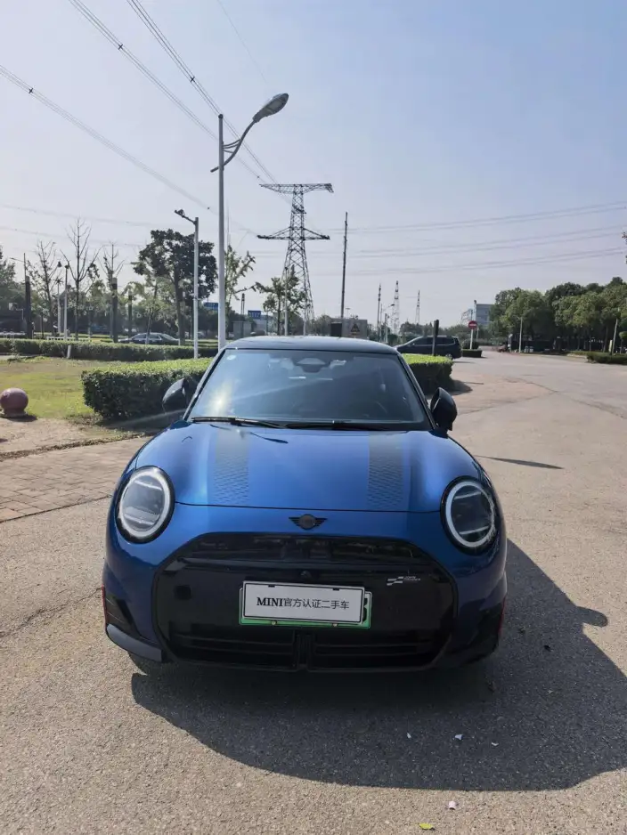 ElectricMINI JCW 2025 Model JOHN COOPER WORKS – фото 2