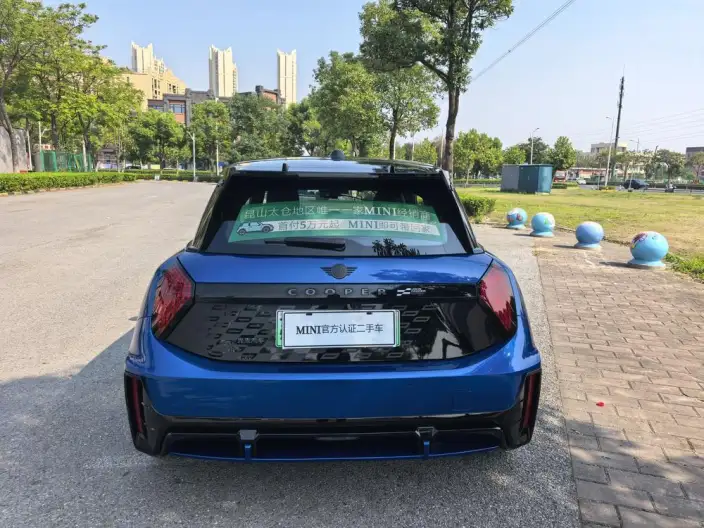 ElectricMINI JCW 2025 Model JOHN COOPER WORKS – фото 4