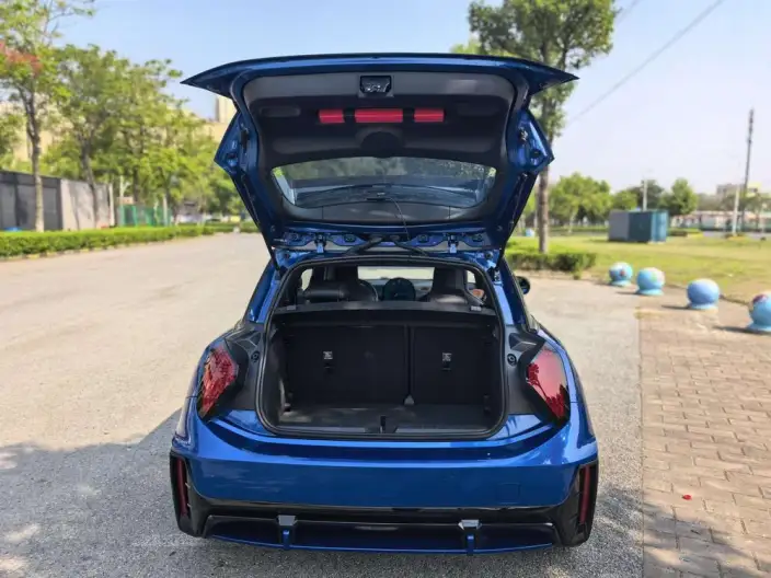 ElectricMINI JCW 2025 Model JOHN COOPER WORKS – фото 8