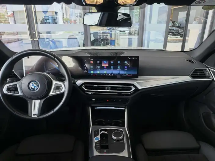 BMW i4 2023 Model eDrive40 – фото 9