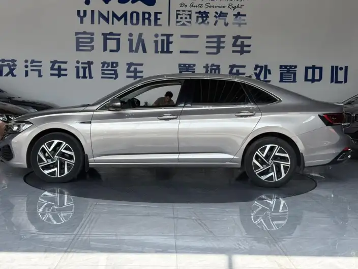 Volkswagen Sagitar 2023 Model 300TSI DSG Superior Edition