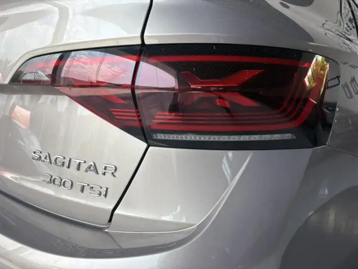 Volkswagen Sagitar 2023 Model 300TSI DSG Superior Edition – фото 9