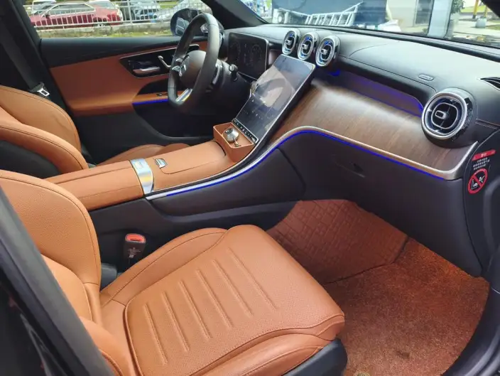 Mercedes-Benz GLC 2025 Model Facelift GLC 300 L 4MATIC Dynamic Model 5 seat – фото 9