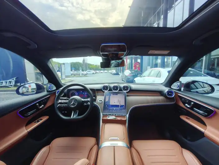 Mercedes-Benz GLC 2025 Model Facelift GLC 300 L 4MATIC Dynamic Model 5 seat – фото 10