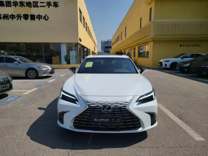 Lexus ES 2025 Model 200 Premium – фото 2