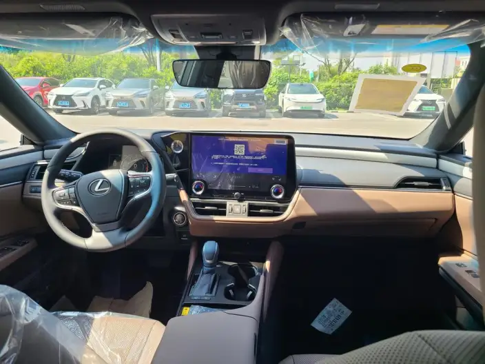 Lexus ES 2025 Model 200 Premium – фото 10