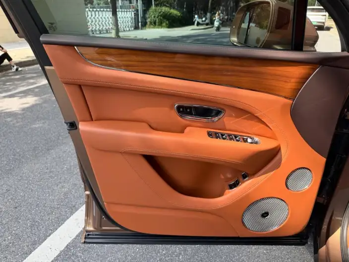 Bentayga 2021 Model 4.0T V8 – фото 8