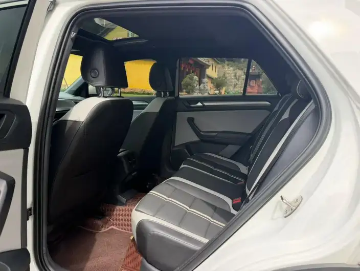 Volkswagen T-Roc 2024 Model 300TSI DSG Chenguang Edition – фото 9