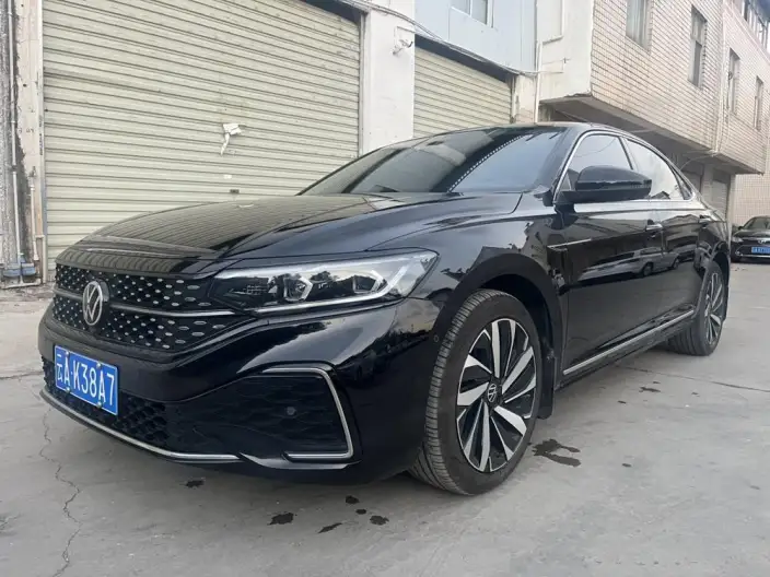 Volkswagen Passat 2022 Model 330TSI Deluxe Edition – фото 1