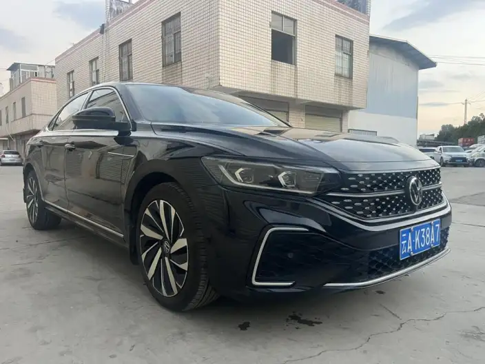 Volkswagen Passat 2022 Model 330TSI Deluxe Edition – фото 3