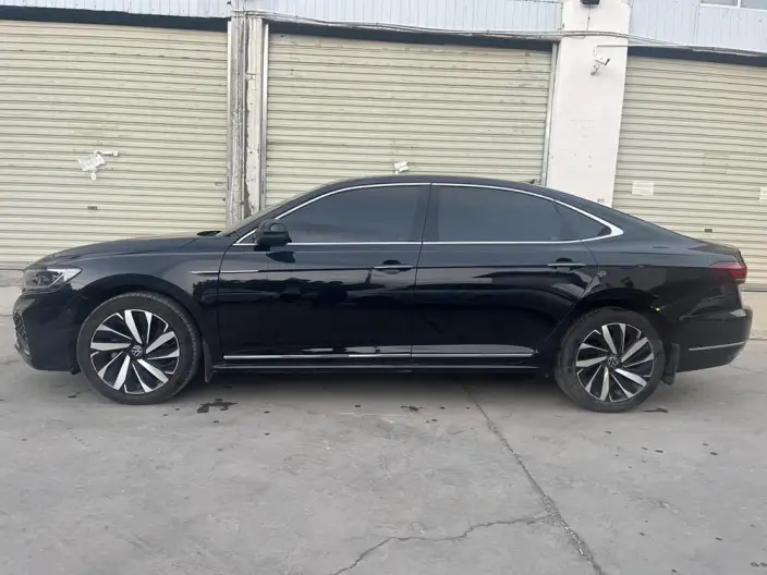 Volkswagen Passat 2022 Model 330TSI Deluxe Edition – фото 4