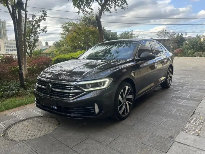 Volkswagen Sagitar 2023 Model 300TSI DSG Superior Edition – фото 1
