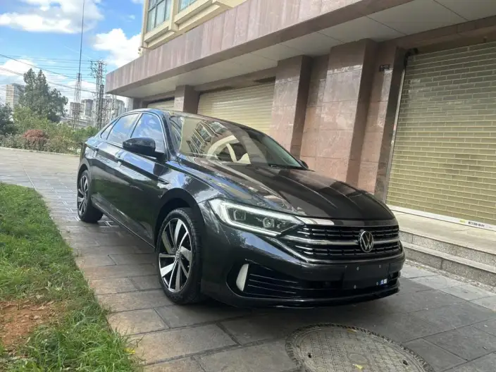 Volkswagen Sagitar 2023 Model 300TSI DSG Superior Edition – фото 3