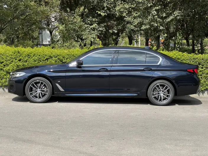 BMW 5 Series 2022 Model 525Li M Sports Set – фото 3