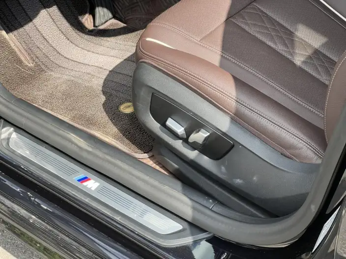 BMW 5 Series 2022 Model 525Li M Sports Set – фото 8
