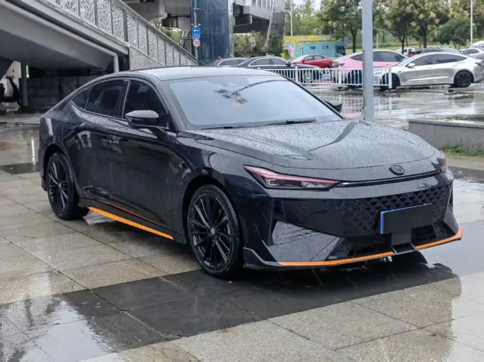 Changan UNI-V 2024 Model 1.5T Smart Pilot Model