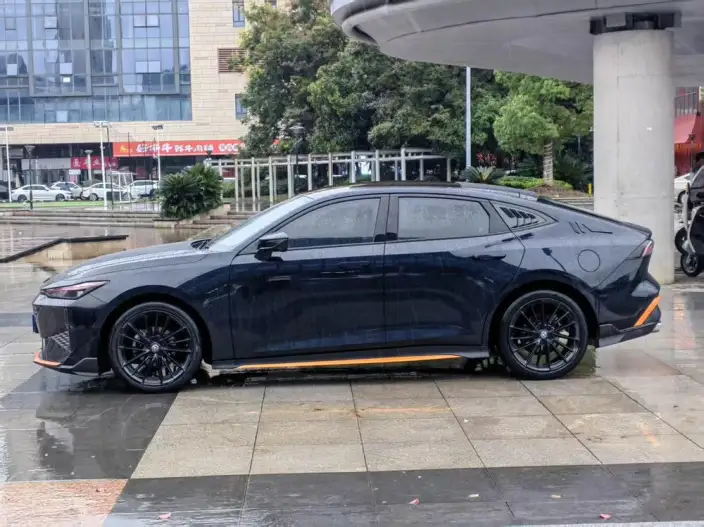 Changan UNI-V 2024 Model 1.5T Smart Pilot Model