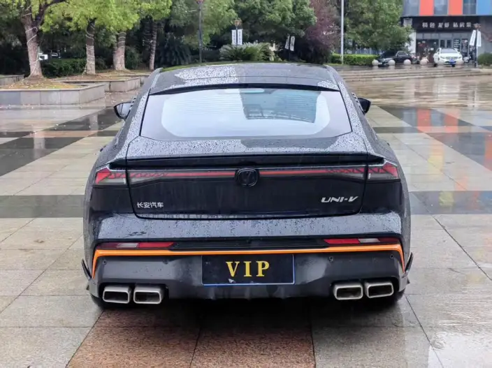 Changan UNI-V 2024 Model 1.5T Smart Pilot Model – фото 6