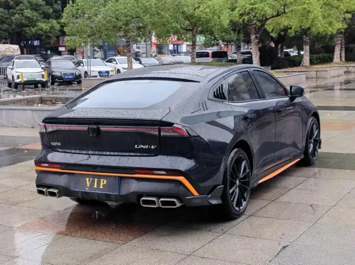 Changan UNI-V 2024 Model 1.5T Smart Pilot Model – фото 7