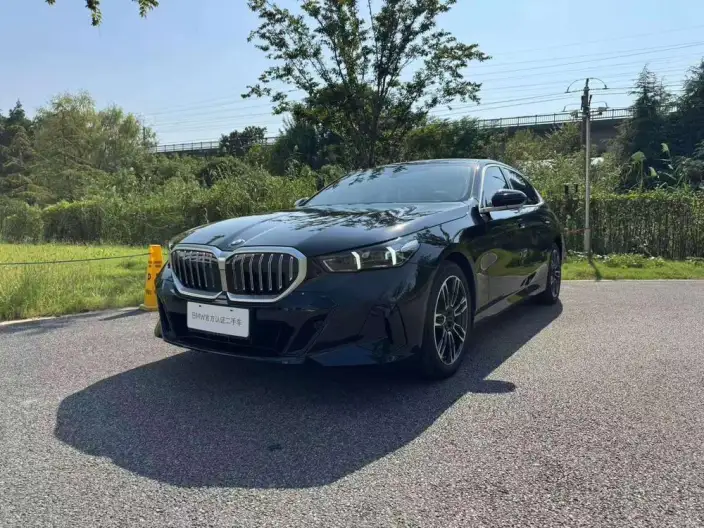 BMW 5 Series 2026 Model 530Li Leading Model M Sports Set – фото 1