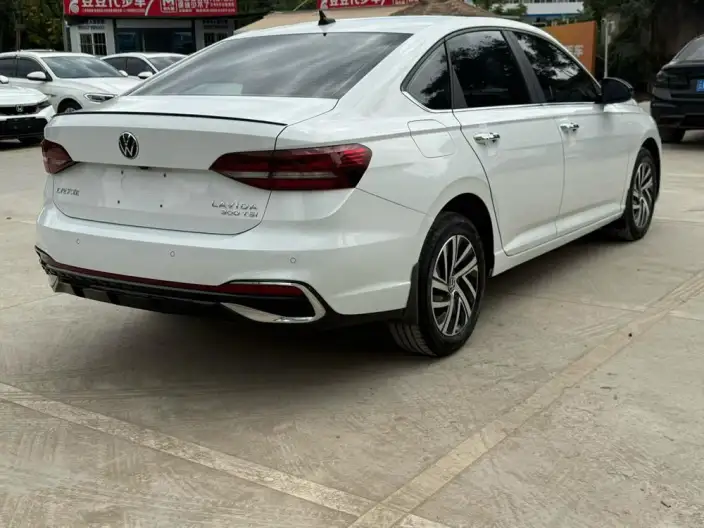 Volkswagen Lavida 2023 Model 300TSI DSG Manyi Edition – фото 6