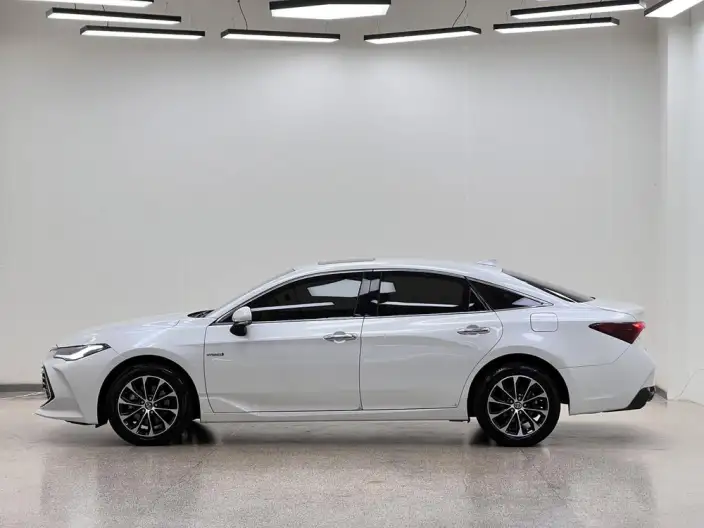 Toyota Avalon 2023 Model Intelligent Hybrid 2.5L E-CVT Deluxe Edition – фото 4