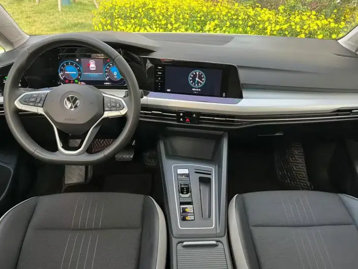 Volkswagen Golf 2021 Model 280TSI DSG R-Line – фото 7