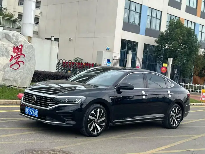 Volkswagen Passat 2022 Model 330TSI Premium Edition