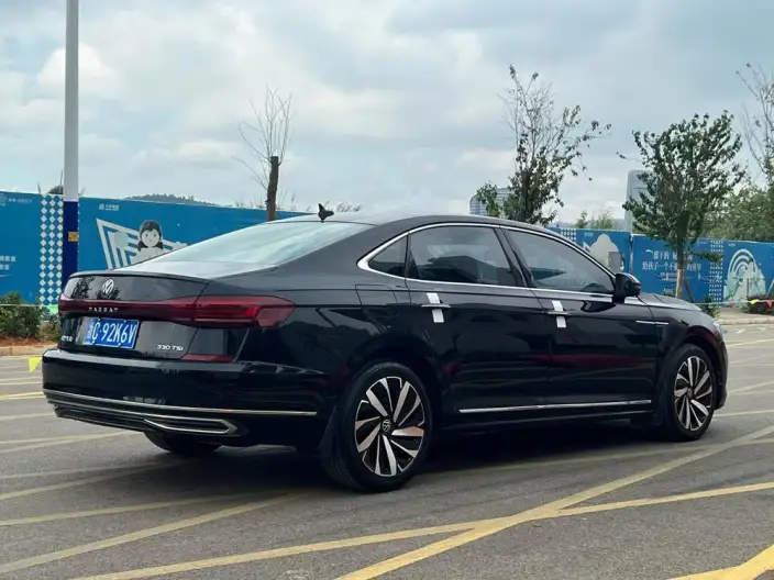 Volkswagen Passat 2022 Model 330TSI Premium Edition